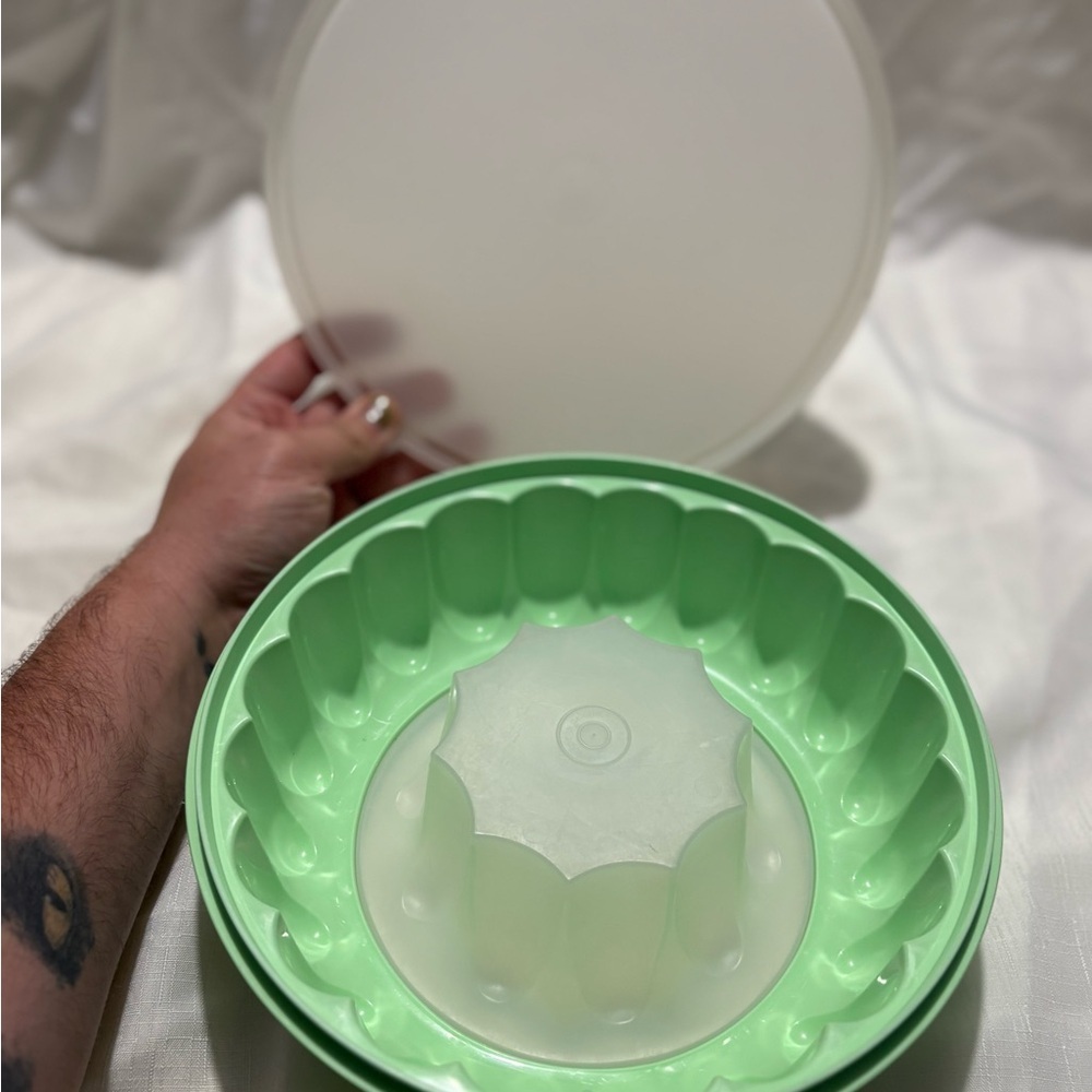 Vintage Green Tupperware Storage Container - Picture 6 of 8